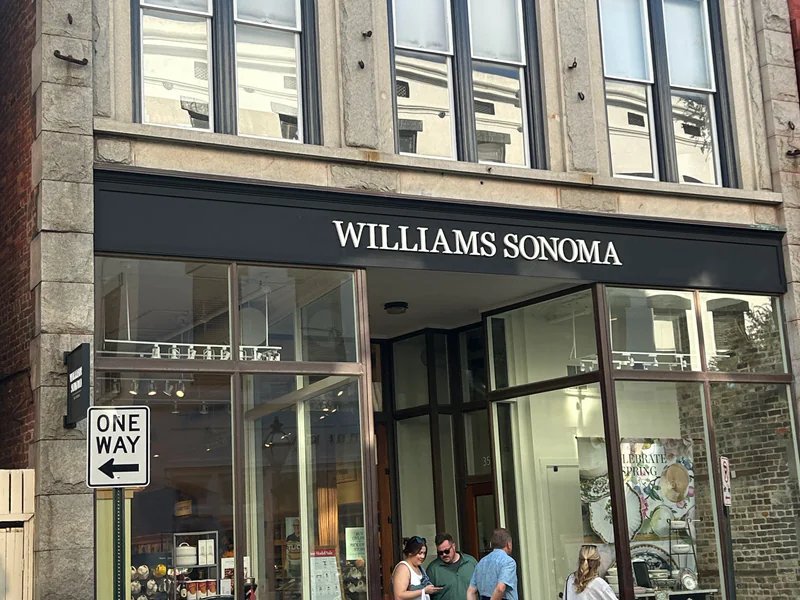 Williams-Sonoma is a knife store in Charleston, South Carolina featuring Kitchen, Custom knives and knife sharpening.