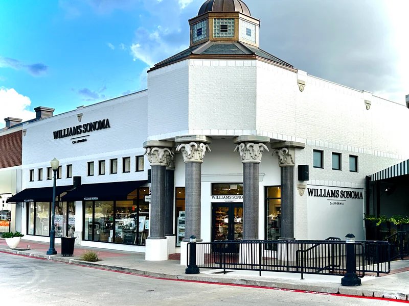 Williams-Sonoma is a knife store in Fort Worth, Texas featuring Mac, Custom knives and knife sharpening.
