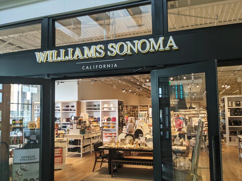 Williams-Sonoma is a knife store in Knoxville, Tennessee featuring Kitchen, Chef, Custom knives and knife sharpening.