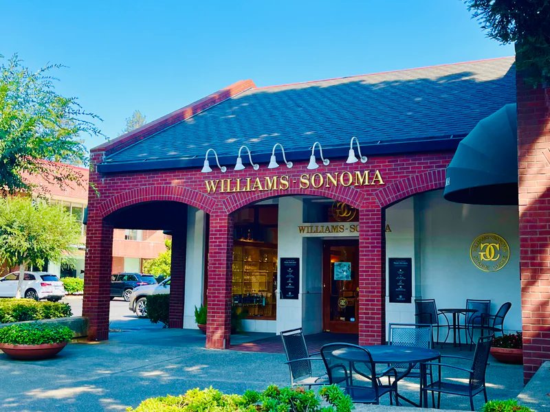 Williams-Sonoma is a knife store in Sacramento, California featuring Custom, Kitchen, Chef knives and knife sharpening.