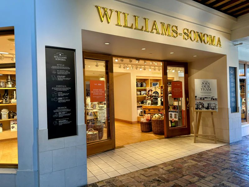 Williams-Sonoma is a knife store in Salt Lake City, Utah featuring Custom, Chef knives and knife sharpening.