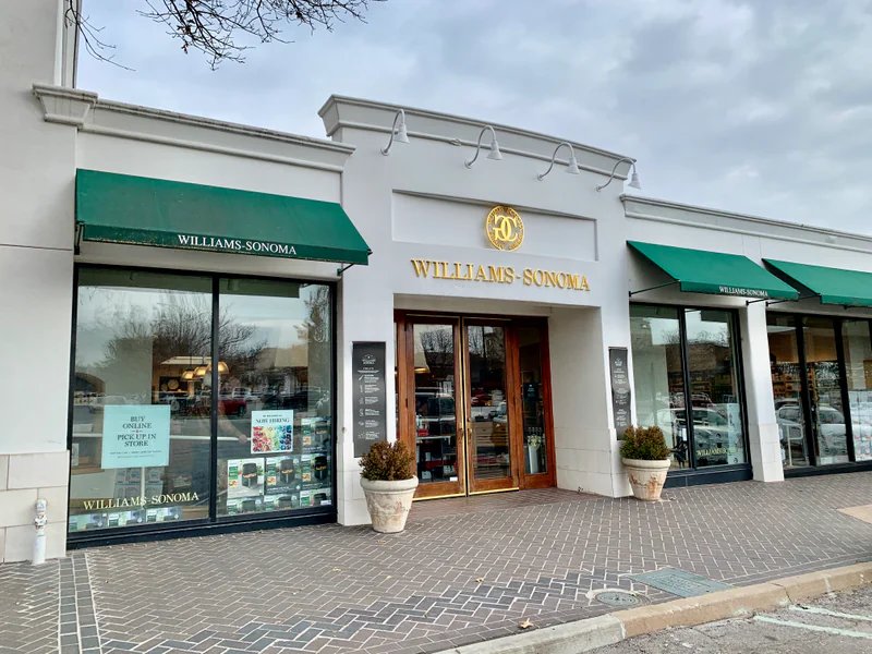 Williams-Sonoma is a knife store in Tulsa, Oklahoma featuring Custom knives and knife sharpening.