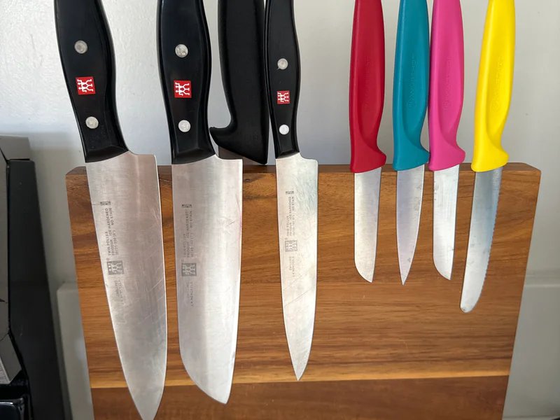 Zwilling Factory Outlet - Ala Moana is a knife store in Honolulu, Hawaii featuring Zwilling, Custom knives and knife sharpening.