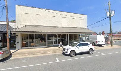 Knife and Gun Show is a knife store in Ararat, North Carolina with a wide selection of knives.