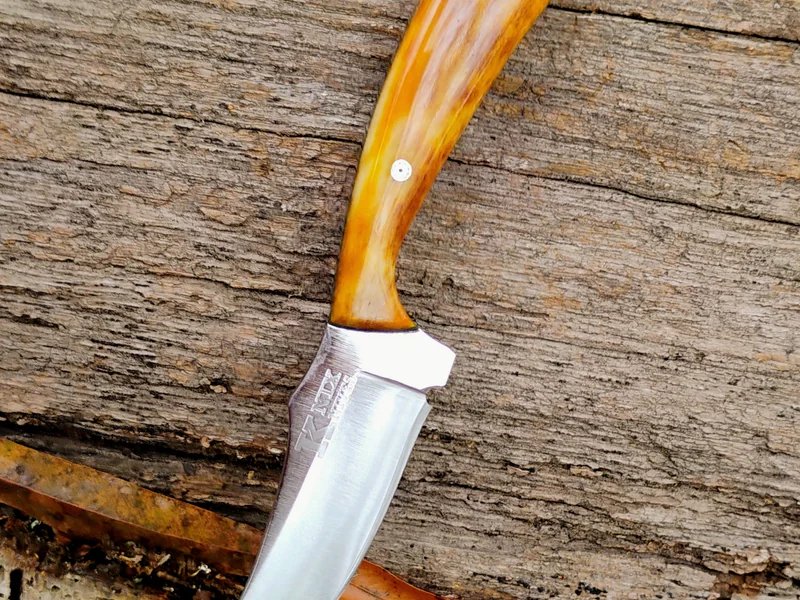 Knix Knives & Cutlery is a knife store in Crane, Texas featuring Custom, Handmade knives and knife sharpening.