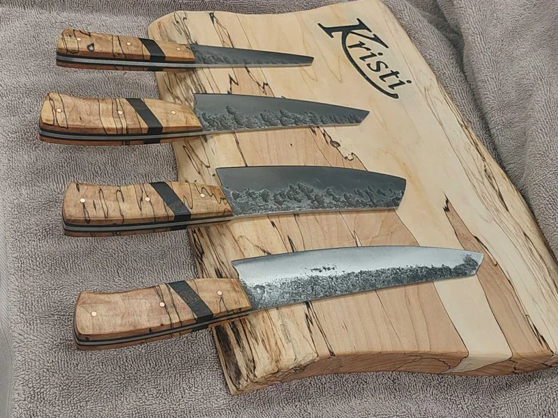 Warren County Customs is a knife store in Bowling Green, Kentucky with a wide selection of knives.