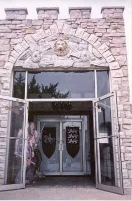 Knights Edge Ltd is a knife store in Chicago Heights, Illinois featuring Mac knives and knife sharpening.