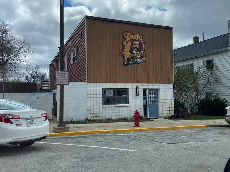 Doc's Knife Works is a knife store in Cherokee, Iowa featuring Kitchen, Hunting, Custom knives and knife sharpening.