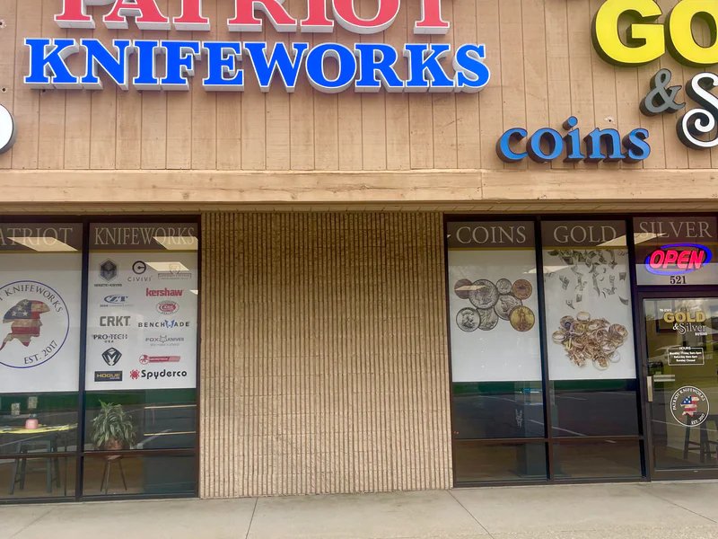 Patriot Knifeworks is a knife store in Advance, Indiana featuring Kershaw, Benchmade, Spyderco knives and knife sharpening.