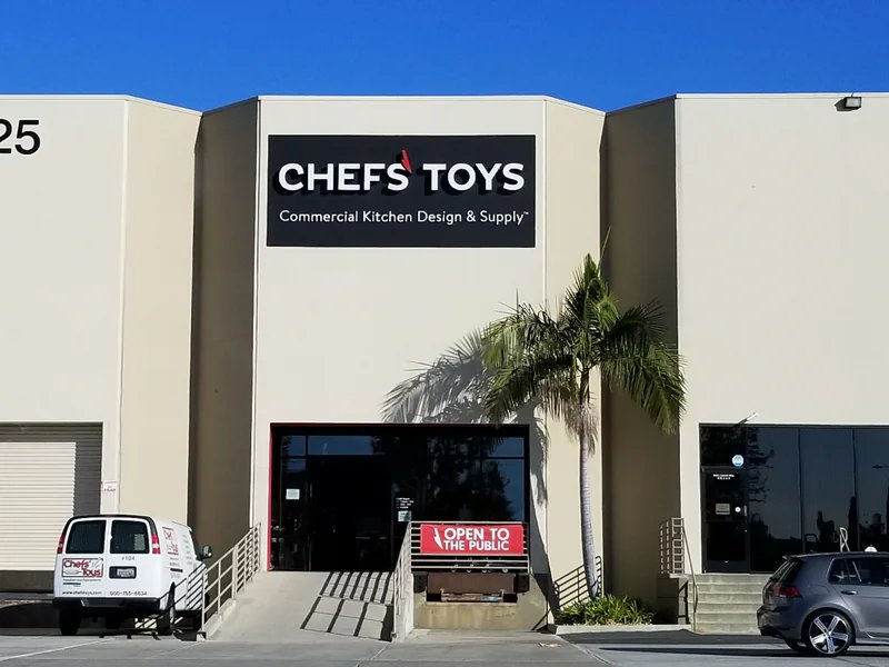 Chefs' Toys is a knife store in San Diego, California featuring Chef, Mac, Custom knives and knife sharpening.