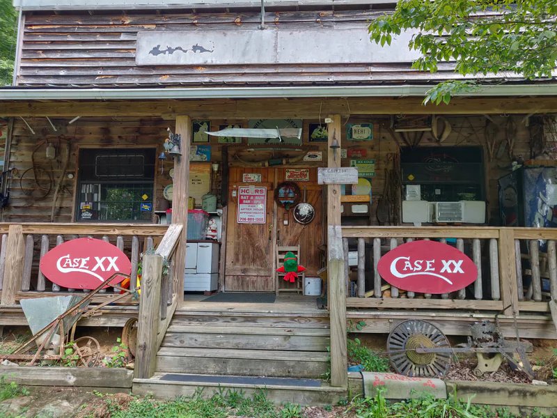 Ridings Knife Shop is a knife store in Acworth, Georgia with a wide selection of knives.