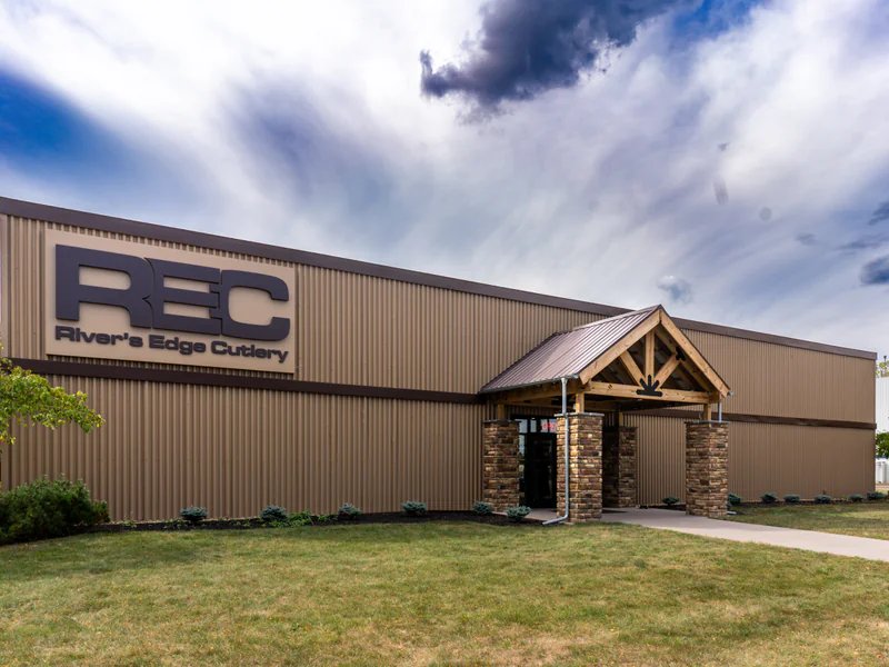 River's Edge Cutlery is a knife store in Columbus, Ohio featuring Kitchen, Microtech, Custom knives and knife sharpening.