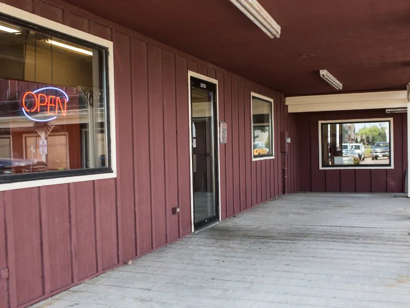 Safe & Knife Co. is a knife store in Almelund, Minnesota with a wide selection of knives and sharpening.
