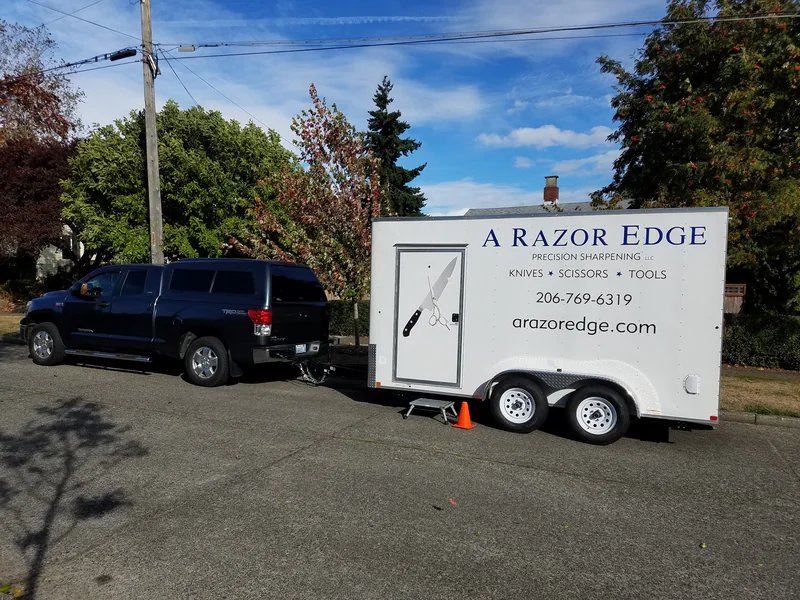 A Razor Edge Precision Sharpening is a knife sharpening store in Carlsborg, Washington providing blade services.