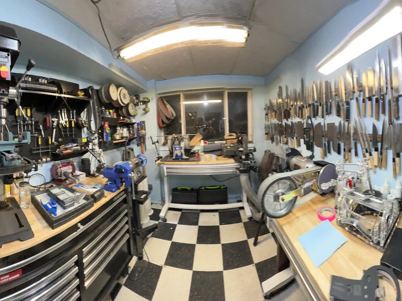 Artisan Knife Services is a knife sharpening store in Alexandria, Nebraska providing blade services.