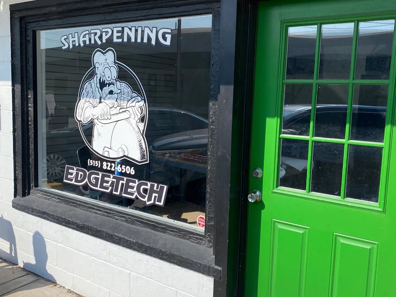 Edgetech Sharpening is a knife sharpening store in Des Moines, Iowa providing blade services.