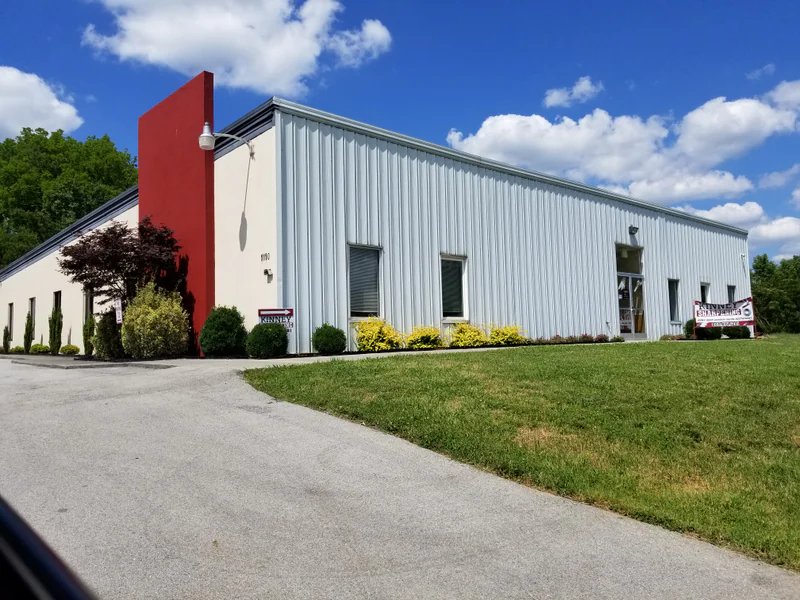 Kinney Sharpening is a knife sharpening store in Knoxville, Tennessee providing blade services.