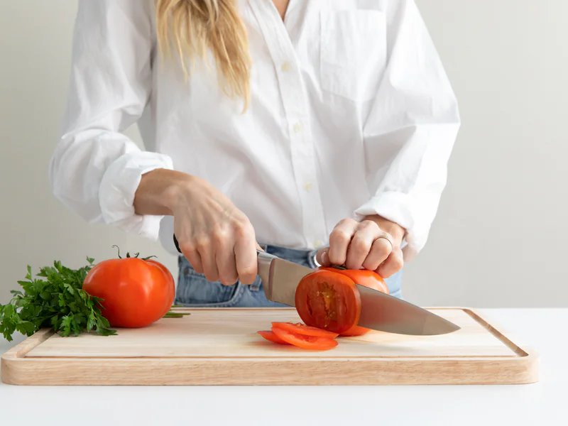 Resharp is a knife sharpening store in Hood River, Oregon providing expert blade services.