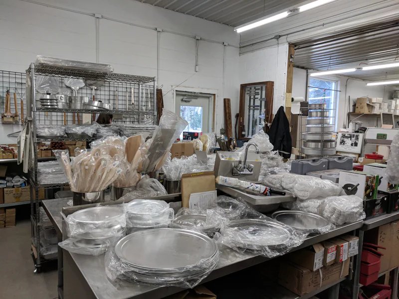 Stony Lake Cutlery LLC is a knife sharpening store in Ferrysburg, Michigan providing blade services.