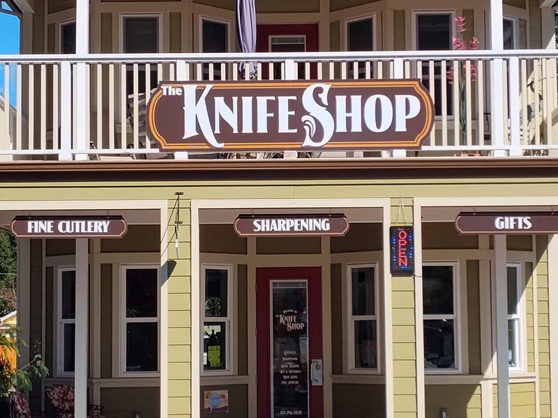 The Knife Shop is a knife sharpening store in Manton, California providing blade services.