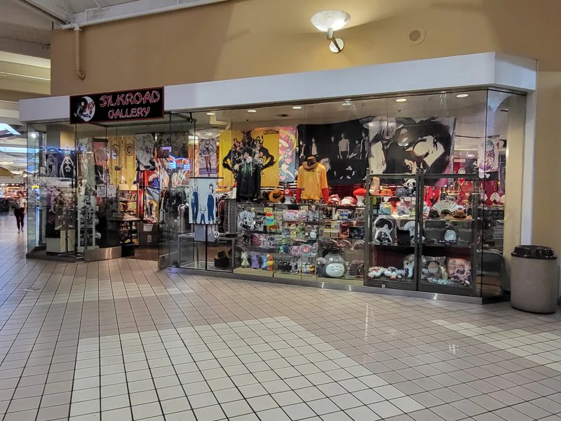 SILKROAD GALLERY is a knife store in Fresno, California featuring Pocket knives.