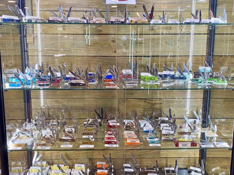 Arkansas Knife Shop is a knife store in Arkansas City, Kansas featuring Kershaw, Custom, Handmade knives and knife sharpening.