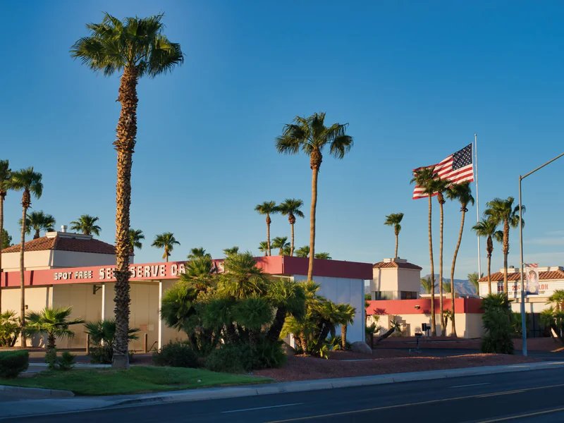 Big 5 Sporting Goods is a knife store in Bullhead City, Arizona with a wide selection of knives.