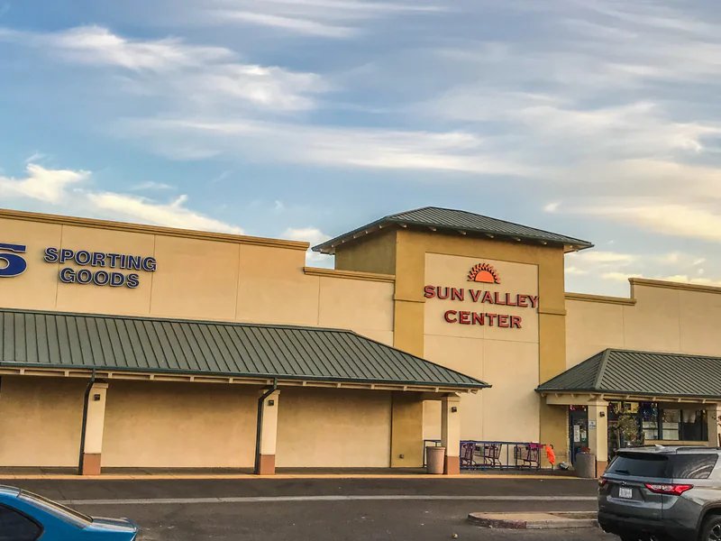 Big 5 Sporting Goods is a knife store in Ramona, California with a wide selection of knives.