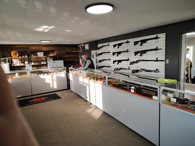 Buckeye Lake Armory is a knife store in Buckeye Lake, Ohio featuring Buck knives and knife sharpening.