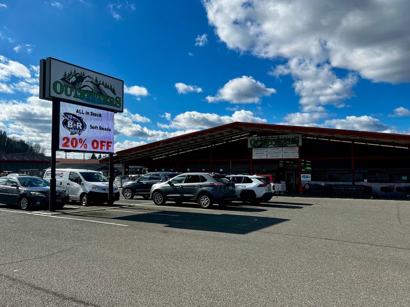 Chehalis Outfitters is a knife store in Adna, Washington featuring Custom knives and knife sharpening.