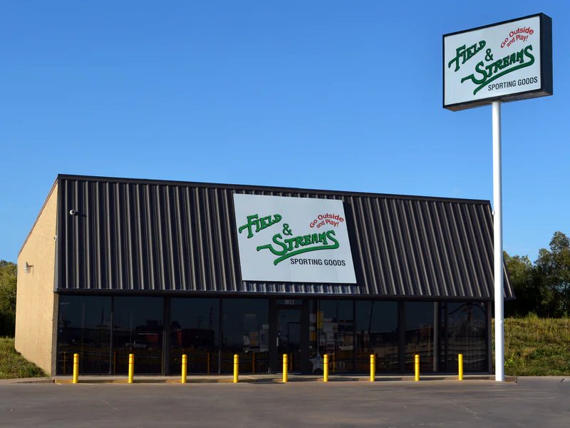 Field & Streams Sporting Goods is a knife store in San Angelo, Texas featuring Hunting knives and knife sharpening.