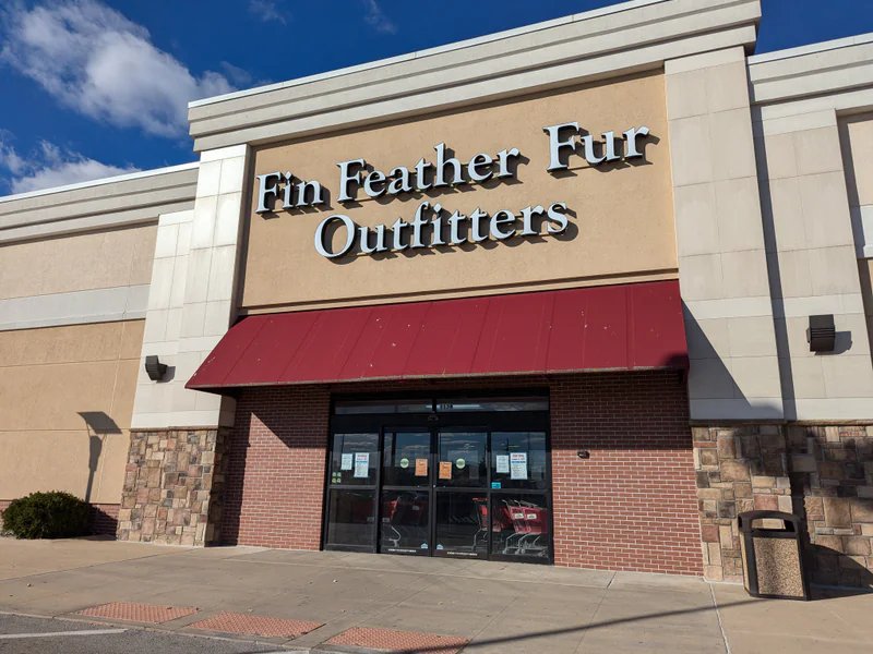 Fin Feather Fur Outfitters - Youngstown is a knife store in Youngstown, Ohio featuring Hunting, Custom, Tactical knives and knife sharpening.