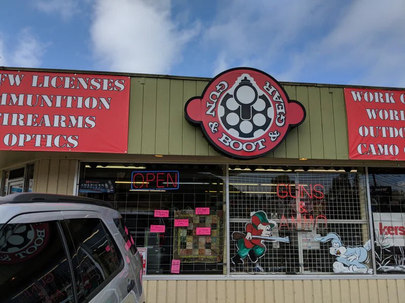 Gun & Boot & Gear is a knife store in Astoria, Oregon featuring Hunting, Custom, Pocket knives and knife sharpening.