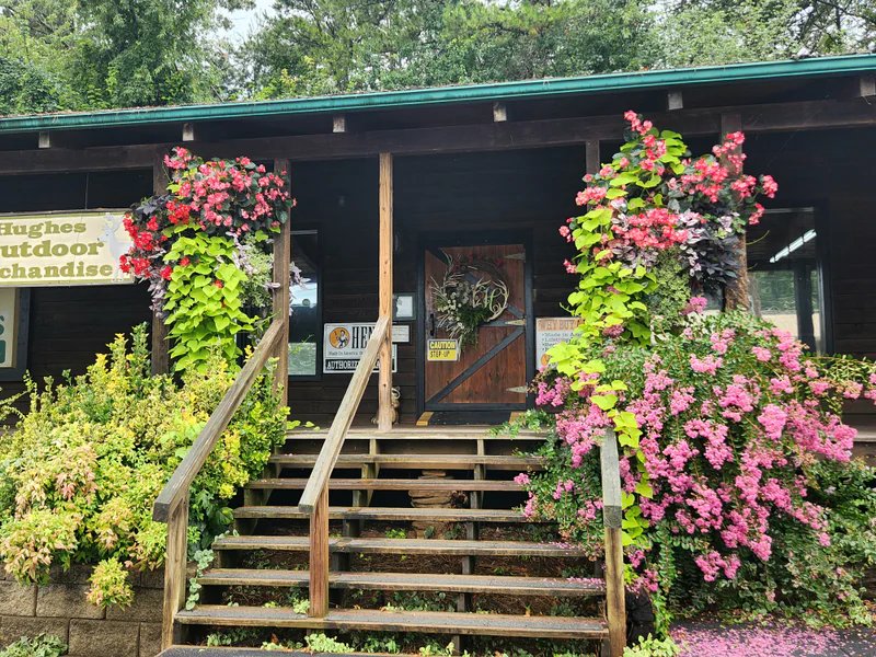 Hughes Outdoor Merchandise is a knife store in Blairsville, Georgia featuring Hunting, Custom knives and knife sharpening.