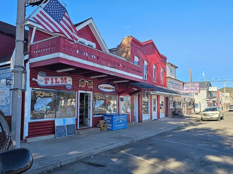 Ken's Sporting Goods is a knife store in Bridgeport, California featuring Custom knives and knife sharpening.