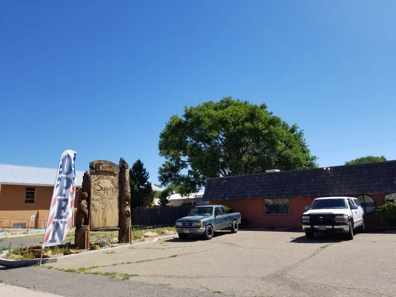 Knotts Sportsman Supply is a knife store in Clayton, New Mexico featuring Hunting, Custom knives and knife sharpening.