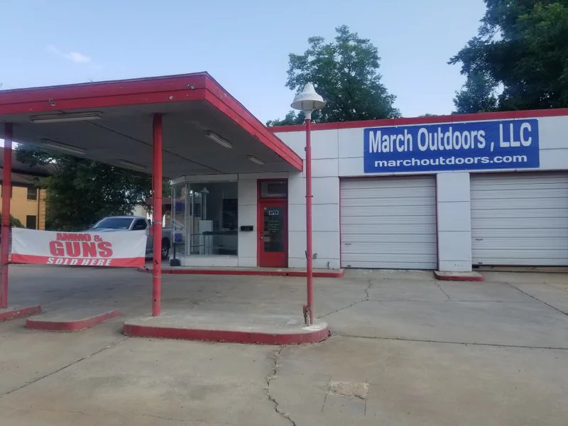 March Outdoors is a knife store in Carthage, Texas featuring Custom knives and knife sharpening.