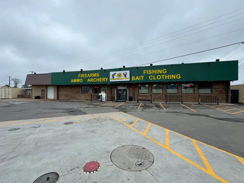 Outdoorsman's Headquarters is a knife store in International Falls, Minnesota featuring Custom knives and knife sharpening.