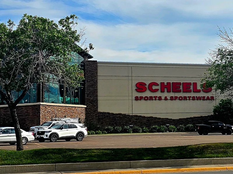 Scheels is a knife store in Great Falls, Montana featuring Hunting knives and knife sharpening.