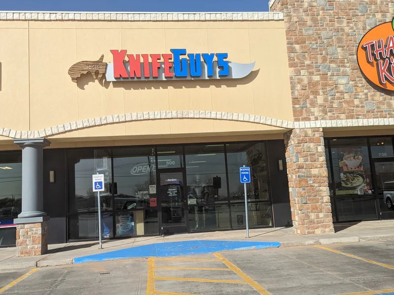 The Knife Guys is a knife store in Levelland, Texas featuring Custom, Mac knives and knife sharpening.