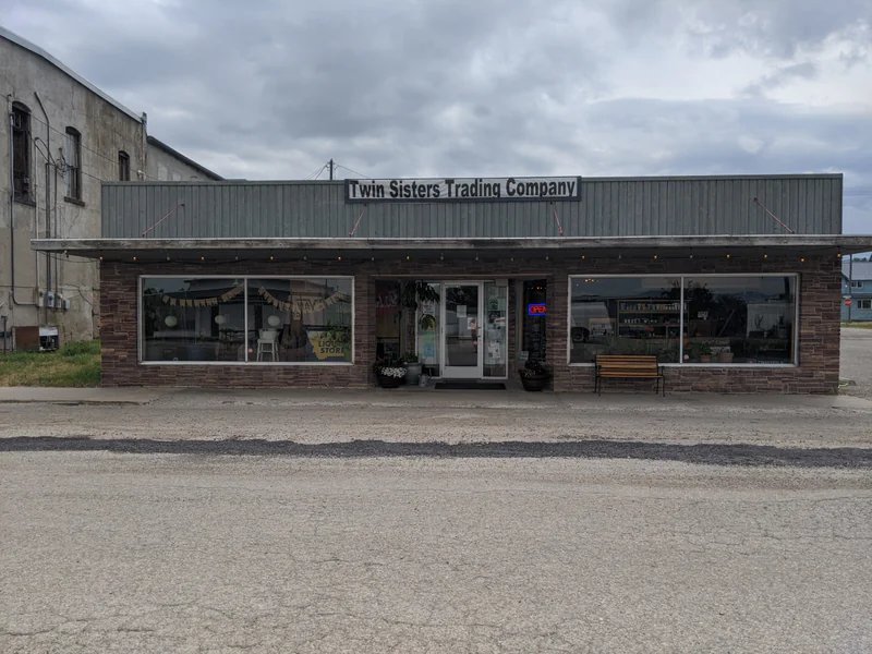 Twin Sisters Trading Company is a knife store in White Sulphur Springs, Montana featuring Hunting knives and knife sharpening.
