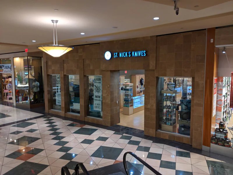 St. Nick's Knives - Huntsville is a knife store in Huntsville, Alabama featuring Microtech, Tactical, Benchmade knives and knife sharpening.