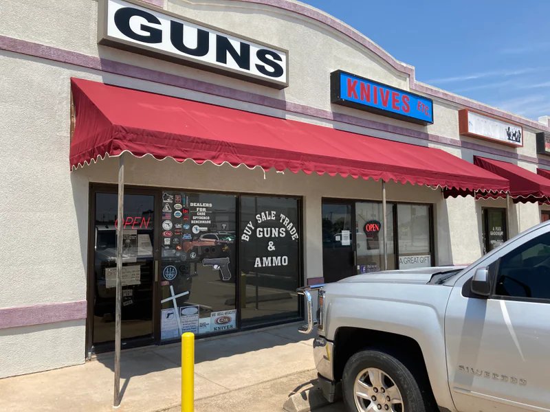 Texas Knifeworks & Guns is a knife store in Wichita Falls, Texas featuring Custom knives and knife sharpening.
