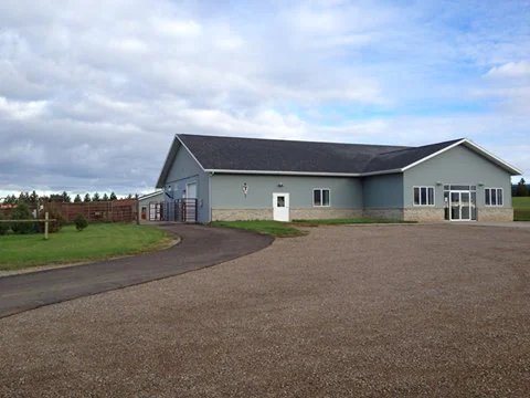 Knife River Veterinary Clinic is a knife store in Beulah, North Dakota featuring Custom knives.