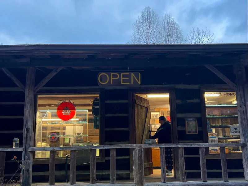 Viking Blade Supply is a knife store in Arnold A F B, Tennessee featuring Damascus, Chef, Custom knives and knife sharpening.