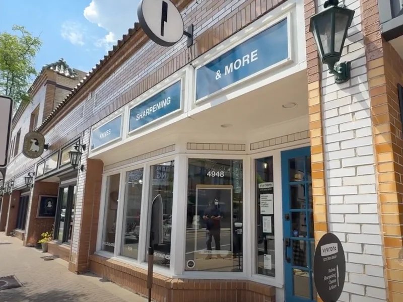 Vivront Kitchen Knife Shop is a knife store in Avoca, Minnesota featuring Global, Japanese, Kitchen knives and knife sharpening.